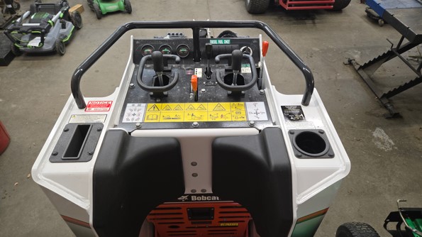 BOBCAT MT 100 MINI LOADER